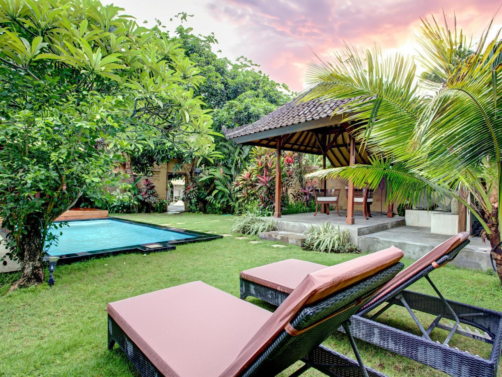 Villa Taman Rahasia